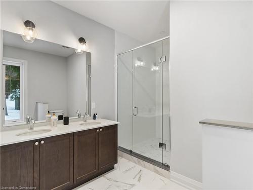 37-2054 Peninsula Road, Minett, ON - Indoor Photo Showing Bathroom