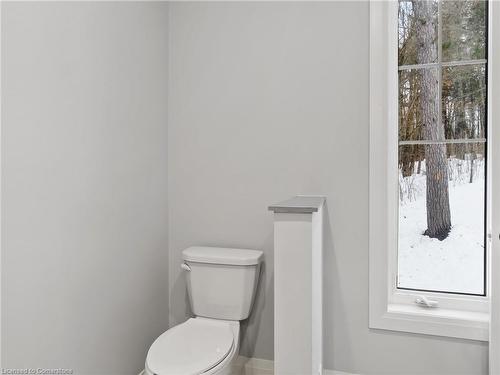 37-2054 Peninsula Road, Minett, ON - Indoor Photo Showing Bathroom