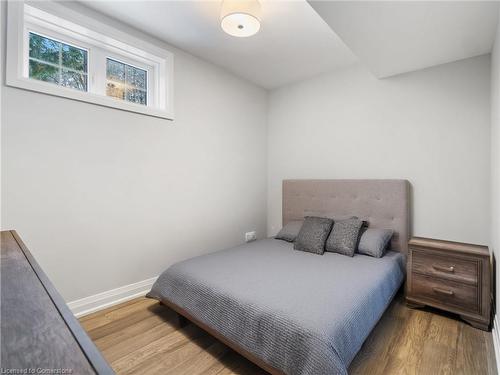 37-2054 Peninsula Road, Minett, ON - Indoor Photo Showing Bedroom