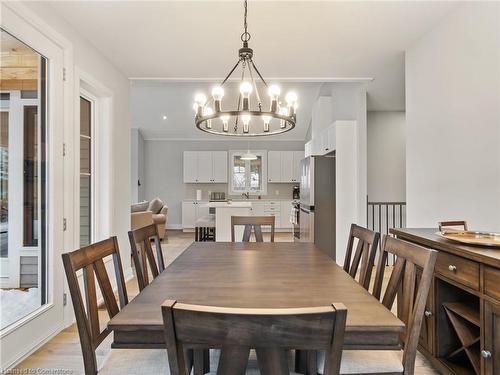 37-2054 Peninsula Road, Minett, ON - Indoor Photo Showing Dining Room