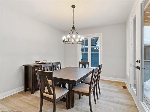 37-2054 Peninsula Road, Minett, ON - Indoor Photo Showing Dining Room