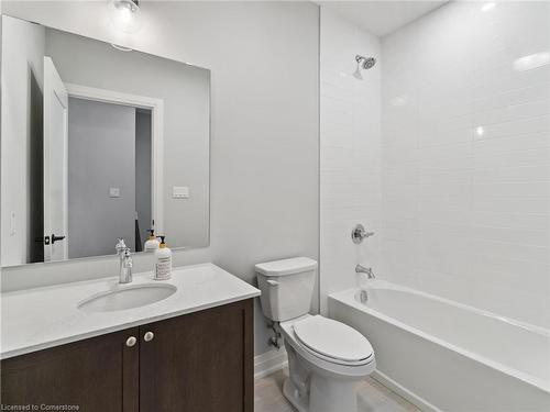 37-2054 Peninsula Road, Minett, ON - Indoor Photo Showing Bathroom