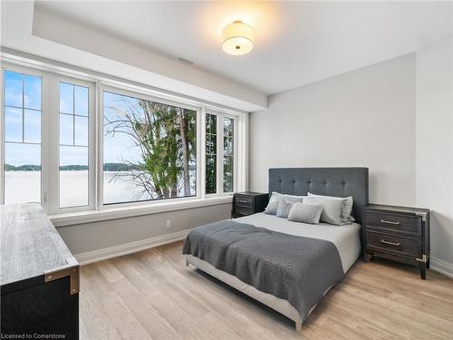 37-2054 Peninsula Road, Minett, ON - Indoor Photo Showing Bedroom