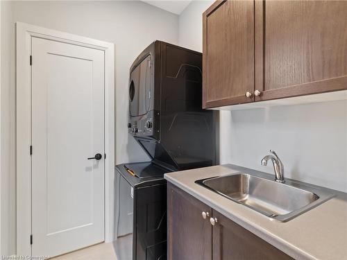 37-2054 Peninsula Road, Minett, ON - Indoor Photo Showing Laundry Room