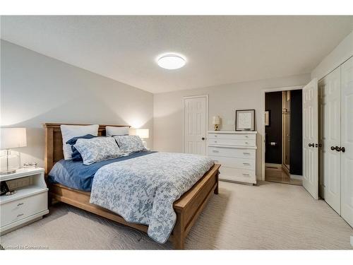 3-1501 Upper Middle Road, Burlington, ON - Indoor Photo Showing Bedroom