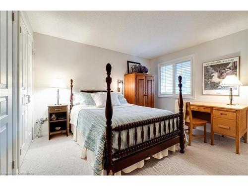 3-1501 Upper Middle Road, Burlington, ON - Indoor Photo Showing Bedroom