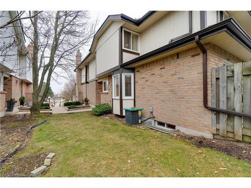 3-1501 Upper Middle Road, Burlington, ON - Outdoor With Exterior