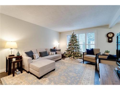 3-1501 Upper Middle Road, Burlington, ON - Indoor Photo Showing Living Room