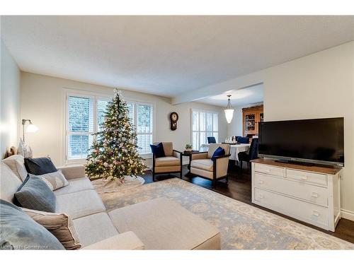 3-1501 Upper Middle Road, Burlington, ON - Indoor Photo Showing Living Room