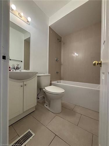 66 Stirton Street, Hamilton, ON - Indoor Photo Showing Bathroom