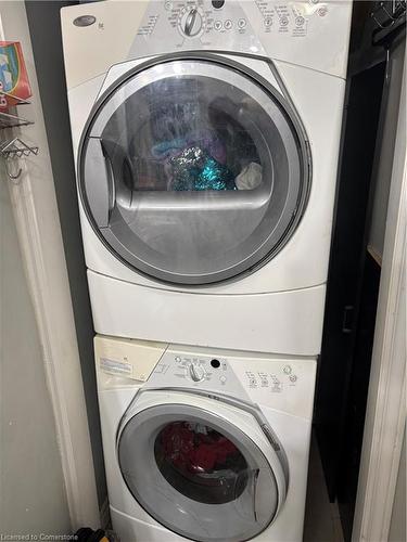 66 Stirton Street, Hamilton, ON - Indoor Photo Showing Laundry Room