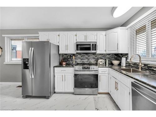 253 Thorner Drive, Hamilton, ON - Indoor Photo Showing Kitchen