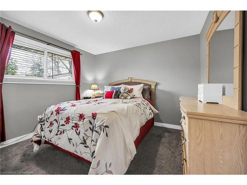 253 Thorner Drive, Hamilton, ON - Indoor Photo Showing Bedroom