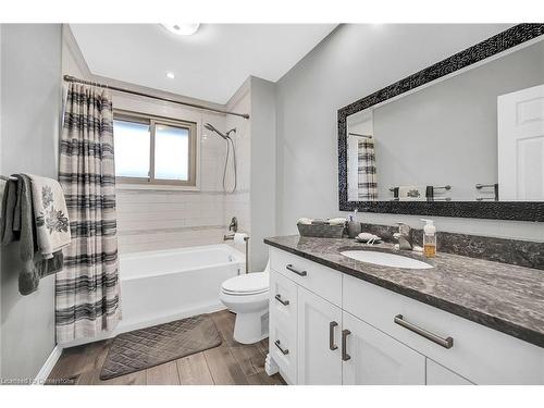 253 Thorner Drive, Hamilton, ON - Indoor Photo Showing Bathroom