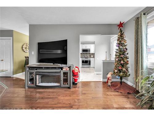 253 Thorner Drive, Hamilton, ON - Indoor Photo Showing Other Room