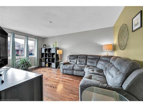 253 Thorner Drive, Hamilton, ON - Indoor Photo Showing Living Room