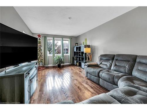 253 Thorner Drive, Hamilton, ON - Indoor Photo Showing Living Room