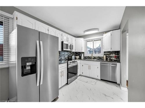 253 Thorner Drive, Hamilton, ON - Indoor Photo Showing Kitchen