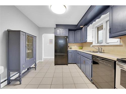 4299 East Avenue, Beamsville, ON - Indoor Photo Showing Kitchen With Double Sink