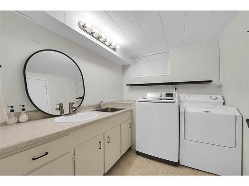 4299 East Avenue, Beamsville, ON - Indoor Photo Showing Laundry Room