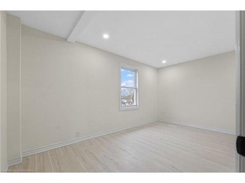 5122 Jepson Street, Niagara Falls, ON - Indoor Photo Showing Other Room