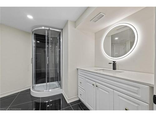 5122 Jepson Street, Niagara Falls, ON - Indoor Photo Showing Bathroom