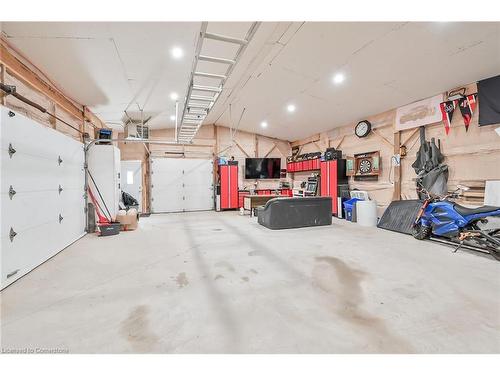 7167 Rainham Road, Dunnville, ON - Indoor Photo Showing Garage