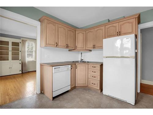 77 Main Street E, Grimsby, ON - Indoor Photo Showing Kitchen