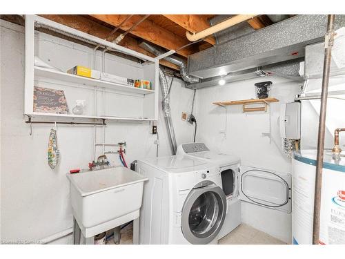 25-100 St Andrews Court, Hamilton, ON - Indoor Photo Showing Laundry Room