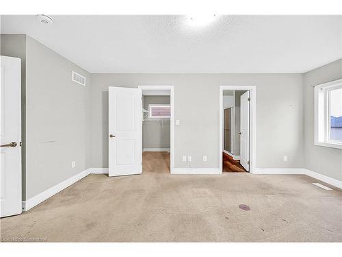 31 Pondcliffe Drive Drive, Kitchener, ON - Indoor Photo Showing Other Room