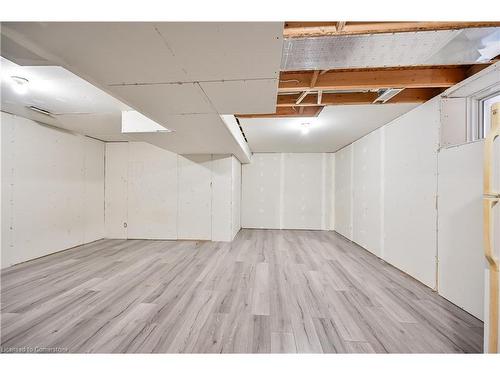 31 Pondcliffe Drive Drive, Kitchener, ON - Indoor Photo Showing Basement