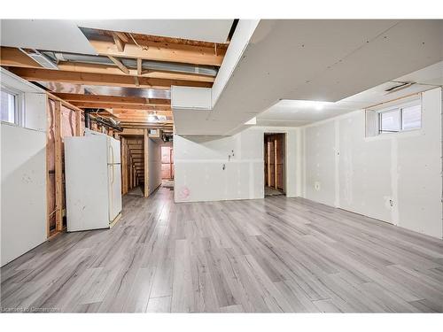 31 Pondcliffe Drive Drive, Kitchener, ON - Indoor Photo Showing Basement