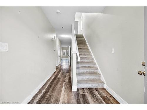 31 Pondcliffe Drive Drive, Kitchener, ON - Indoor Photo Showing Other Room