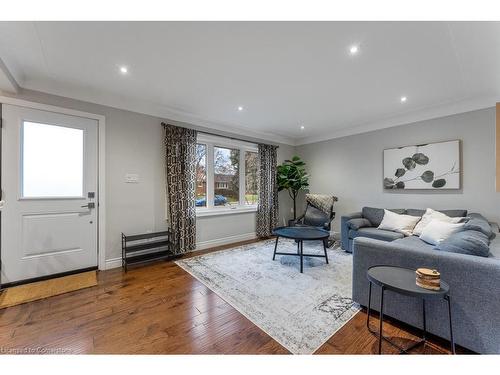 129 West 27Th Street, Hamilton, ON - Indoor Photo Showing Living Room