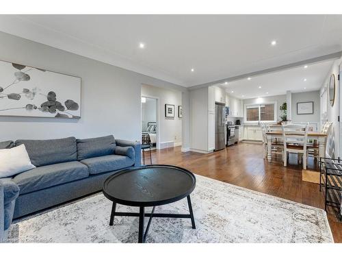 129 West 27Th Street, Hamilton, ON - Indoor Photo Showing Living Room