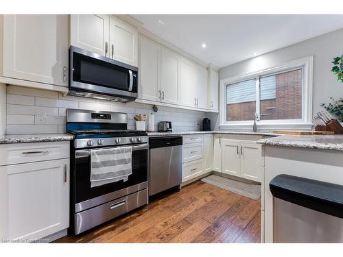 129 West 27Th Street, Hamilton, ON - Indoor Photo Showing Kitchen