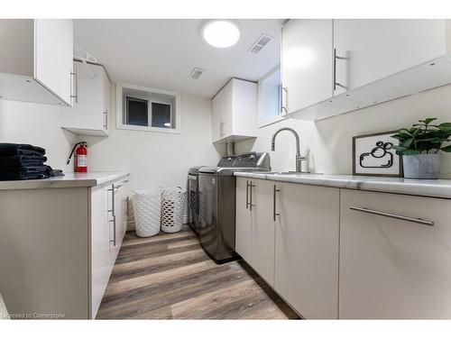 129 West 27Th Street, Hamilton, ON - Indoor Photo Showing Laundry Room