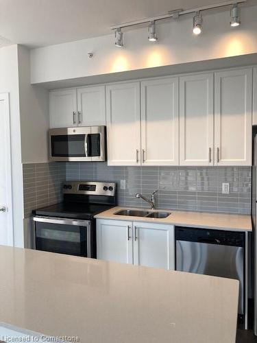 1308-550 North Service Road, Grimsby, ON - Indoor Photo Showing Kitchen With Double Sink With Upgraded Kitchen