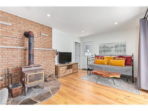 234 Canrobert Street, Eugenia, ON - Indoor Photo Showing Living Room