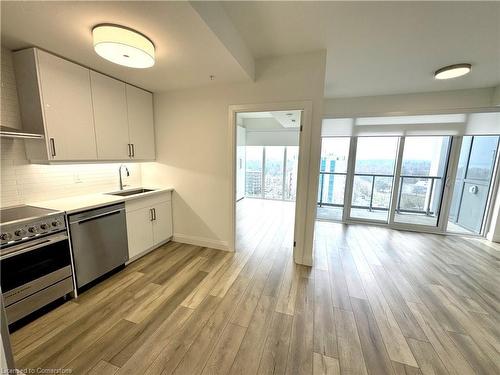 1101-500 Brock Avenue, Burlington, ON - Indoor Photo Showing Kitchen