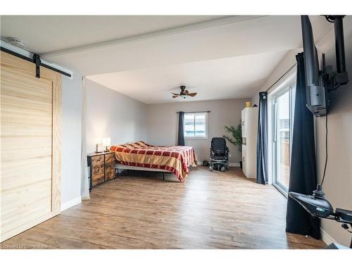 4588 Martha Lane, Beamsville, ON - Indoor Photo Showing Bedroom