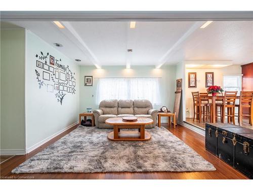 4588 Martha Lane, Beamsville, ON - Indoor Photo Showing Living Room