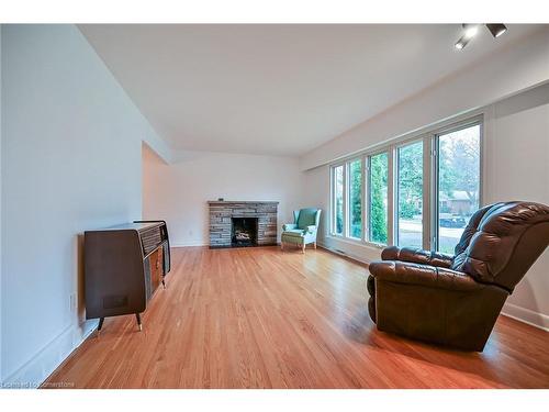 15 Pinehurst Drive, Hamilton, ON - Indoor Photo Showing Living Room With Fireplace