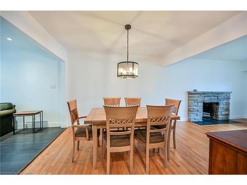 15 Pinehurst Drive, Hamilton, ON - Indoor Photo Showing Dining Room