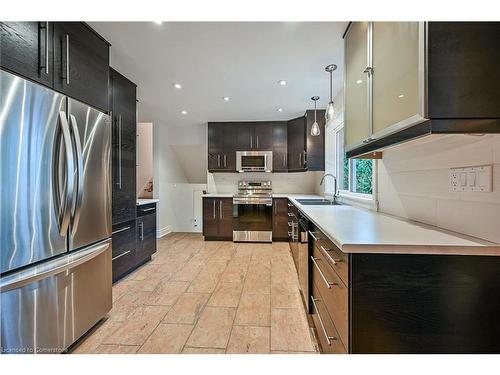 15 Pinehurst Drive, Hamilton, ON - Indoor Photo Showing Kitchen With Upgraded Kitchen