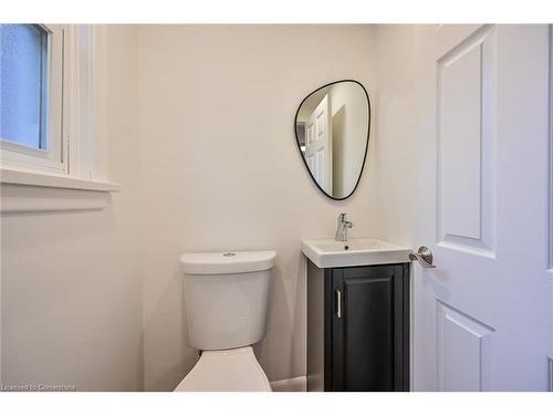 15 Pinehurst Drive, Hamilton, ON - Indoor Photo Showing Bathroom