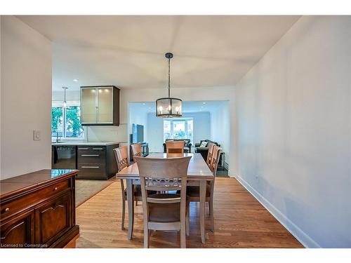 15 Pinehurst Drive, Hamilton, ON - Indoor Photo Showing Dining Room