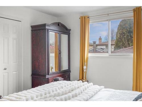 46 Millpond Place, Hamilton, ON - Indoor Photo Showing Bedroom