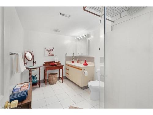 46 Millpond Place, Hamilton, ON - Indoor Photo Showing Bathroom