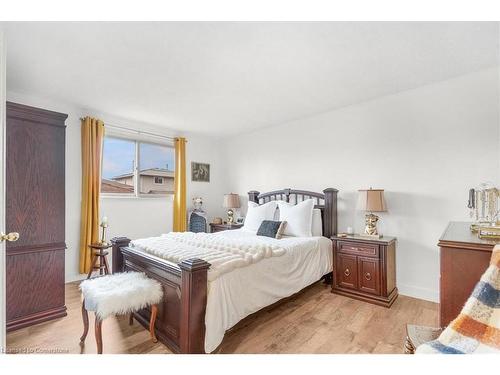 46 Millpond Place, Hamilton, ON - Indoor Photo Showing Bedroom